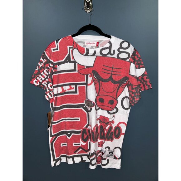 NWT 90s throwback Chicago Bulls Men's XS Mitchell & Ness Shirt - Picture 1 of 4